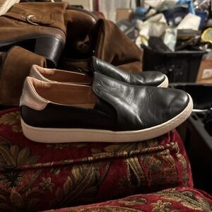 UGG Womens Cas 1019108 Black Leather Low Top‎ Slip On Sneaker Shoes Size 9